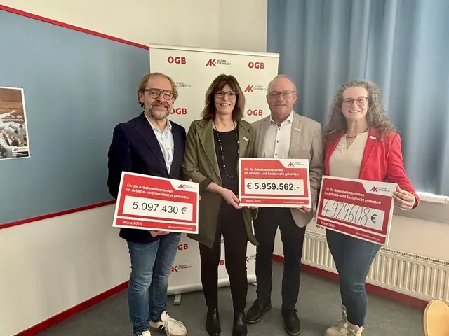 Günter Kraft (AKNÖ Tulln), AKNÖ-Vizepräsidentin Angela Fischer, Peter Reiter (AKNÖ Melk), Doris Schartner (AKNÖ Krems)