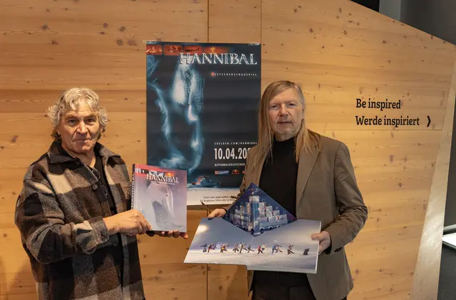 Organisator Ernst Lorenzi und Regisseur Hubert Lepka präsentieren das neue Hannibal-Buch. | Foto: Lorenzi
