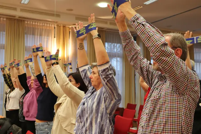 Die Fitnessbänder gab es als Geschenk gleich dazu | Foto: Edith Ertl