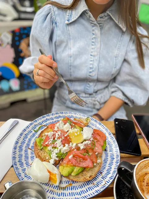 Brunch. Brunch. Und nochmal Brunch. | Foto: Michaela Pretzl