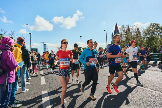 Jene die den Halbmarathon laufen, starten auf der Reichsbrücke. (Archiv) | Foto: Roman Pfeiffer