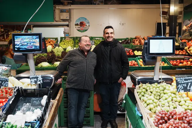Standler präsentieren ihre Schmankerl mit viel Liebe. | Foto: Sade Jerabek/MeinBezirk