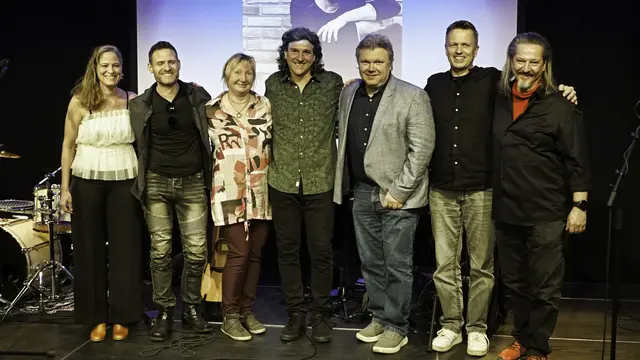 Musikproduzenten Tanja und Christian Zierhofer mit Philipp Griessler und Band | Foto: Markus Achleitner
