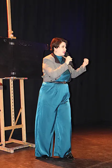 Die Moderation übernahm Poetry-Slammerin "Die Bacher".