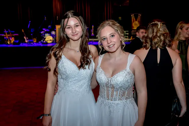 Sabrina und Emi waren vom Ball mehr als begeistert.