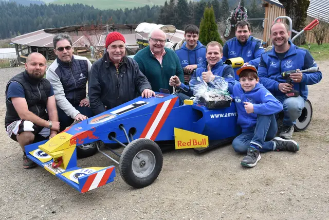 Seifenkistenrennen Erlebnishof Steinkellnergut, Henndorf 22, zwischen Pabneukirchen und St. Georgen am Walde. Bild vom 1. Rennen 2025.  | Foto: Robert Zinterhof