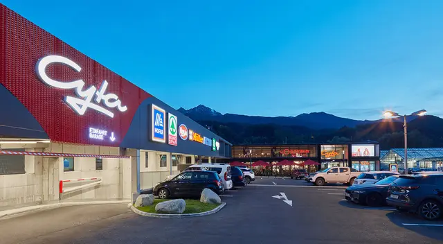 In Tirol gibt es derzeit 22 Shopping Center: 15 Shopping Malls (Einkaufszentren) und 7 Retail Parks (Fachmarktzentren). Die Cyta in Völs hat die größte Verkaufsfläche. | Foto: Rutter Immobilien