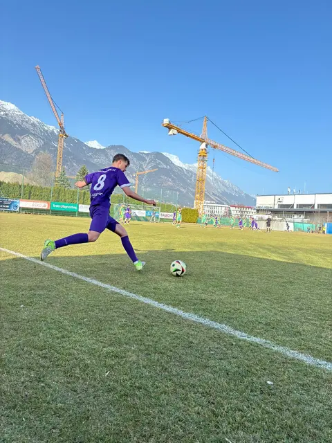 IAC mit Heimspiel, im Hintergrund die Bauarbeiten für den neuen Platz. | Foto: IAC