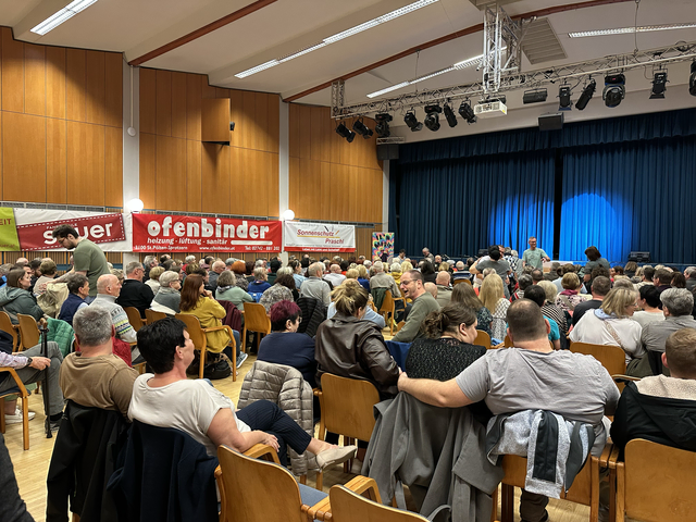 Die Stonefielders sorgten mit ihrer Show „De Scho(w) wieda“ für viele Lacher in der Pielachtalhalle. | Foto: Jana Zuser