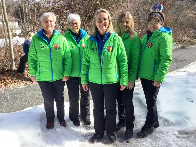 Start Nr. 5 EC Oberndorf; Monika Friedl, Vreni Groder, Janet Rosenkranz, Barbara Hofer und Herta Stöckl. | Foto: Christian Erhart