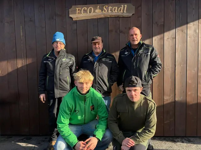 Start Nr. 1 EC Oberndorf; Manfred Hörl, Alois Adelsberger, Walter Ritter; vorne Lorenz Hofer und Leonhard Stöckl. | Foto: Barbara Hofer