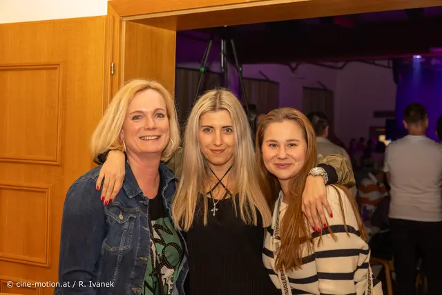 Auch jüngeres Publikum war zu späteren Stunde gekommen. | Foto: cine-motion.at / R. Ivanek