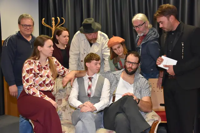 Die Theatergruppe der Liedertafel Pabneukirchen bringt mit „Die Falle“ ein Kriminalstück des weltbekannten Autors Robert Thomas. Premiere ist am Freitag, 10. April 2026, 20 Uhr, im Pfarrzentrum. | Foto: Zinterhof
