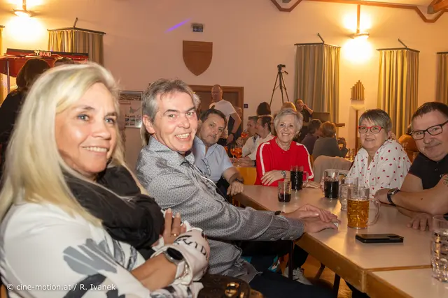 Damen und Herren des Gemeinderats aus Himberg auf Besuch. | Foto: cine-motion.at / R. Ivanek