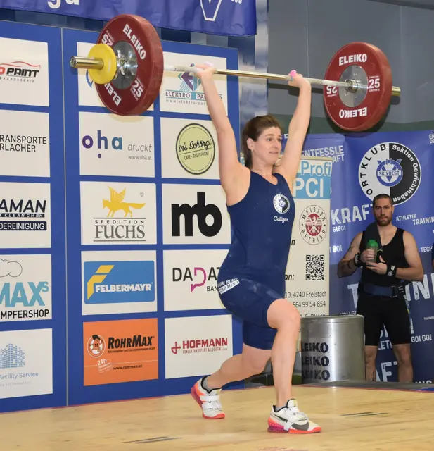 Malin Gross (VÖEST Linz) beim Stoßen.

Foto: Conny Högg