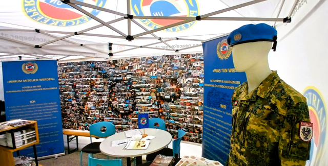 Infostand der Tiroler Peacekeeper | Foto: Peacekeeper Tirol