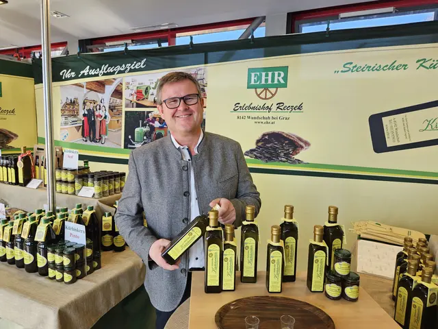 Franz Reczek durfte sich über eine "Goldenes Stamperl"-Prämierung freuen. | Foto: Simon Glösl