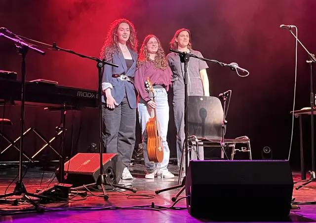 Mira Perusich, Angelina Weber und Hannah Darabos stellte sich als Singer-Songwriterinnen vor. | Foto: Gesa Buzanich