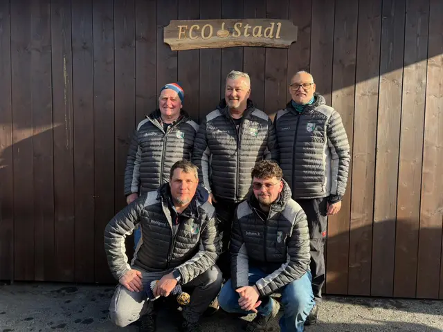 Start Nr. 6, ESV Erpfendorf; Toni Oberleitner, Stefan Ehleben, Anton Inwinkl; kniend Wolfgang Loidl und Johann Resinger | Foto: Barbara Hofer