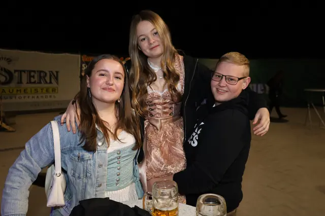 Anna, Anika und Fabian hatten jede Menge Spass bei der Schardenberger Mostkost. | Foto: Markus Bäumler/zema-medien.de