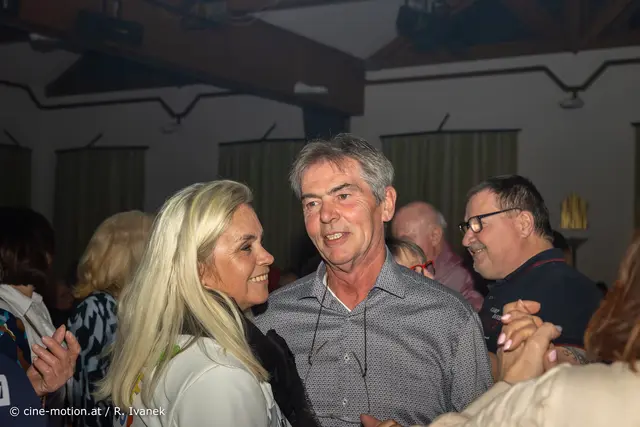 In Tanzlaune Heidi und Herbert Stuxer. | Foto: cine-motion.at / R. Ivanek