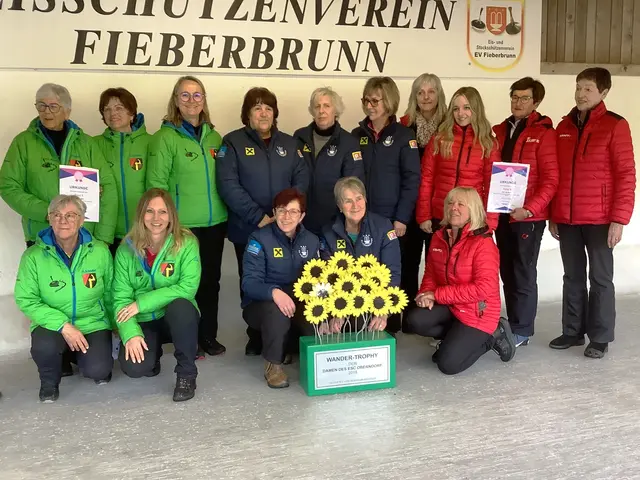 Der letzte Sportbewerb im Jubiläumsjahr des Verbandes ist Geschichte. 2 EC Oberndorf, 1. EV Fieberbrunn, 3. ESC Jochberg. | Foto: Christian Erhart