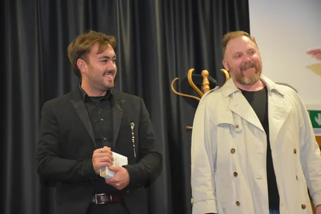 Die Theatergruppe der Liedertafel Pabneukirchen bringt mit „Die Falle“ ein Kriminalstück des weltbekannten Autors Robert Thomas. Premiere ist am Freitag, 10. April 2026, 20 Uhr, im Pfarrzentrum | Foto: Zinterhof