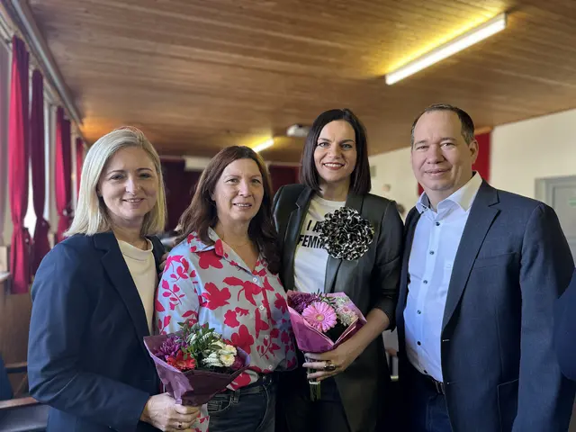 (v.l.) Bezirksfrauenvorsitzende LAbg. und Siegendorfs Bgm.in Rita Stenger, SPÖ Frauenvorsitzende St. Margarethen Manuela Meiböck, Landesfrauenvorsitzende Landtagspräsidentin Astrid Eisenkopf und Ortsparteivorsitzender VzBgm. Jürgen Jakob  | Foto: SPÖ Frauen St. Margarethen