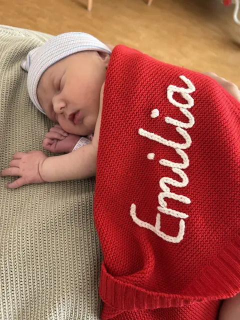 Name: Emilia 
Geburtsdatum: 23.12.2025
Gewicht: 3.190 g
Größe: 53 cm
Eltern: Jenny und Andreas Tominc aus Leibnitz | Foto: Andreas Tominc