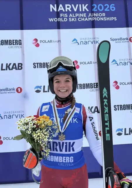 Pia Hauzenberger holte sich im SuperG die Bronzemedaille bei der JWM.  | Foto: Ski Austria/Weigl