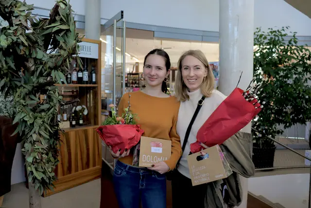 Großes Interesse an den Ausstellerinnen beim Frauenbrunch. | Foto: Alejandra Ortiz