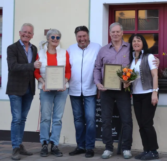 Foto: v.l.n.r.: TVB-Obmann Erwin Wieland, Hedi Schmitt, Leonhard Prodinger, Hermann Koloßa, Annemarie Prodinger