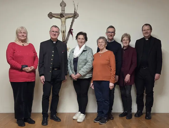 Helene Kleebinder, Kan. Mag. Martin Hochedlinger, Edeltraud Saferding, Lieselotte Wilhelm, Ing. Christian Müllner, Manuela Kerndler, Pfarrer Dr. Josef Seeanner | Foto: Kleebinder