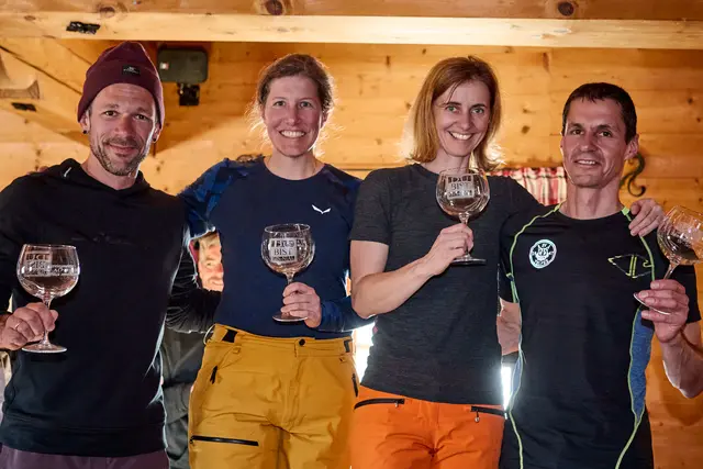 Die Vereinsmeister v.l.: Florian Pfeifer und Petra Oberacher (Fulpmes) sowie Claudia Schmidt und Reimund Schmidt (Telfes). | Foto: Christopher Rossiwall/SV Telfes