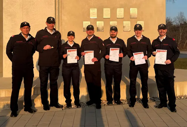 Das begehrte Silber-Abzeichen in Empfang nehmen konnten Lisa Marie Leitold (FF Kraubath), Christian Zipper (FF Kraubath), Daniel Ehgartner (FF Leoben-Stadt), Marcel Reisner (FF Leoben-Stadt) und Gerd Fresner-Hasler (FF Niklasdorf).
 | Foto: BFV Leoben