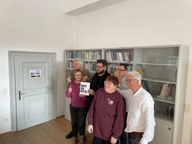 Die niederländische Jostiband, das weltweit größte Orchester für Menschen mit Behinderung, besuchte die Gedenkstätte Schloss Hartheim. | Foto: Hofer