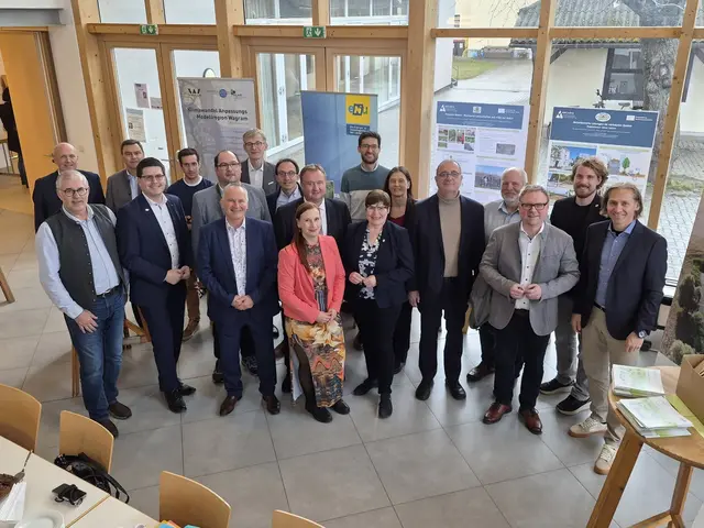 Gruppenfoto Referenten und Podium "Gesunde Böden - Gesunde Zukunft" | Foto: Region Wagram