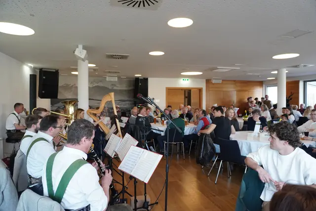 Der Saal im "dasMei" war bis in die letzten Ecken gefüllt. | Foto: AMG