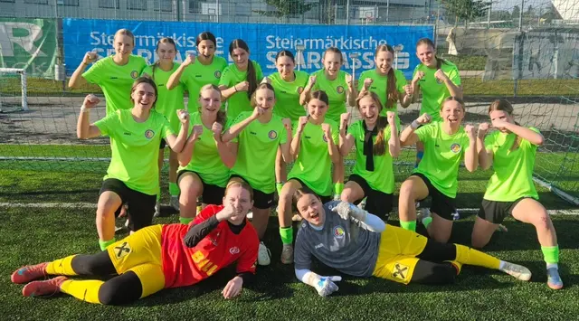 Die U16-Spielerinnen jubelten über einen 5:0-Triumph über Hartberg/Schäffern. | Foto: BFV-Frauenakademie