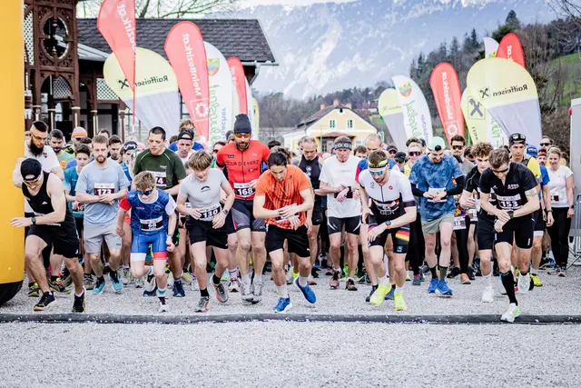 Das dichte Starterfeld. | Foto: Payerbacher Frühlingslauf