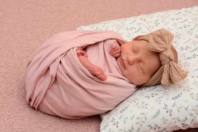 Name: Mona
Geburtsdatum: 29.01.2026
Gewicht: 2.745 g
Größe: 50 cm
Eltern: Timna Kapfer und Alexander Traybar aus Knittelfeld | Foto: Babysmile