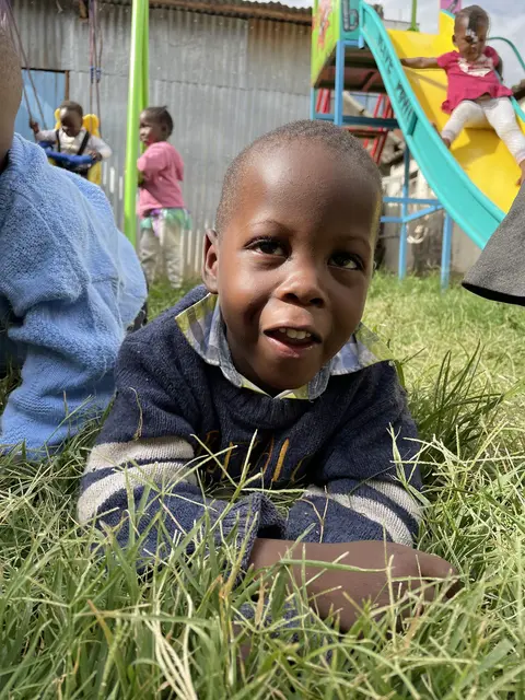 Ian am Spielplatz der Child Destiny Foundation | Foto: Verein zur Unterstützung der Child Destiny - Österreich