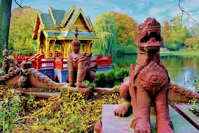 "Traumgärten" aus aller Welt werden bei der Multimediaschau von Peter Löwenstein im Scheibbser kultur.portal gezeigt. | Foto: Peter Löwenstein