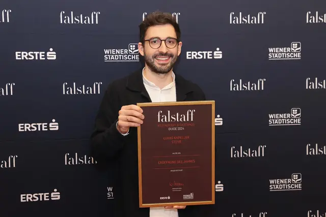 2024 erhielt Lukas Kapeller von Falstaff die Auszeichnung für die "Eröffnung des Jahres", heuer ist er unter Oberösterreichs Top 10 vertreten.  | Foto: Katharina Schiffl - falstaff