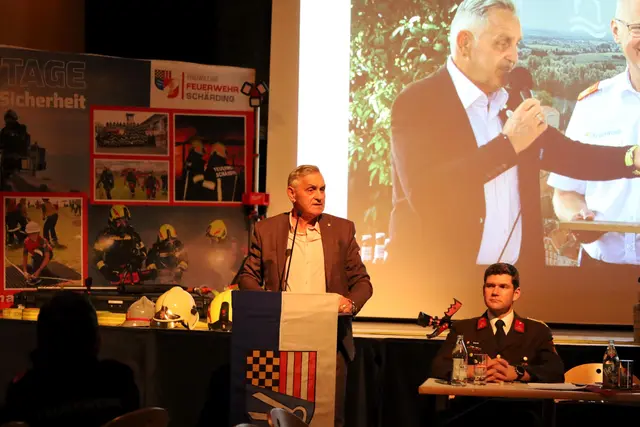 Bürgermeister Günter Streicher war auch unter den Ehrengästen. | Foto: FF Schärding