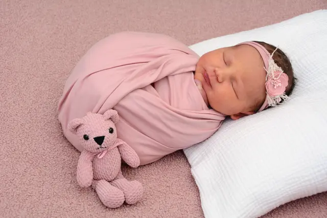 Name: Inaya
Geburtsdatum: 05.02.2026
Gewicht: 3.520 g
Größe: 50 cm
Eltern: Michaela Eder und Pascal Schmied aus Kapfenberg | Foto: Babysmile