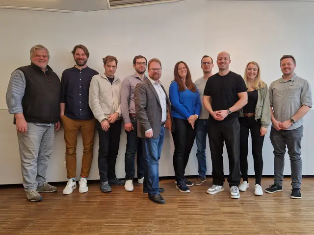 Gerald Zöchinger, Trainer Simon Baumgartner, Herbert Heigl, Wolfgang Knabb, Bgm. Christoph Artner, Birgit Prinz, Raphael Lorenz, Matthias Kotrnec, Vera Hauswirth, Ronald Doppler | Foto: Jürgen Erber