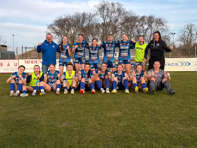 Die Spielerinnen vom FC Südburgenland 1c jubelten über den klaren Aufstieg im BFV-Frauencup.  | Foto: Markus Pinter