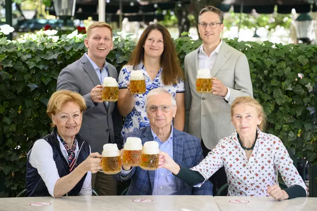 Die Familie Kolarik führt das Schweizerhaus in seine bereits 106. Saison.  | Foto: Bianca Küberl