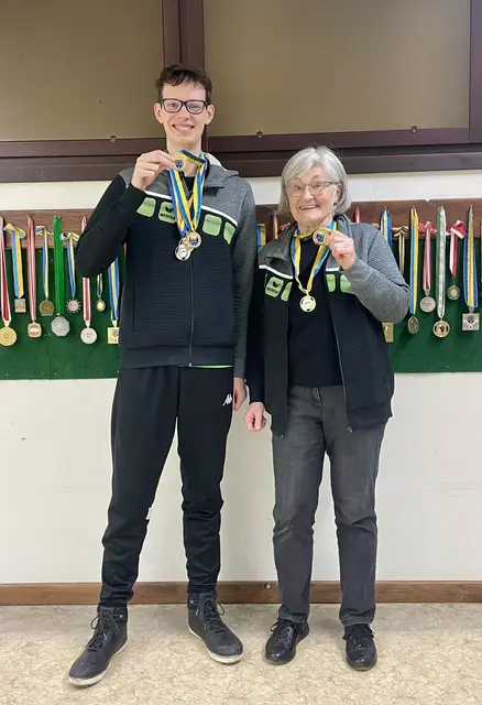 Nach einem spannenden Match um Gold stehen die Sieger des Mixed-Team-Bewerbs fest: Ulrike Springer und Michael Grandits. | Foto: Klosterneuburger Schützenverein 1288